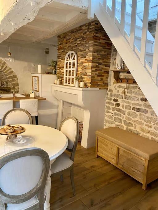 L'ecrin, Aux Portes De La Cite Medievale De Semur-en-auxois Hébergement de vacances *